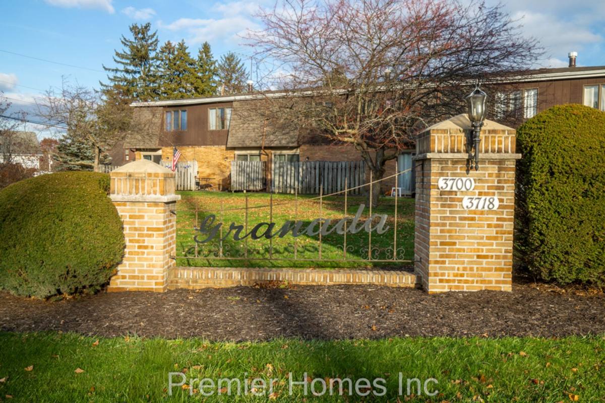 Apartment for rent at 3710 Martindale Rd NE, Canton, OH 44714