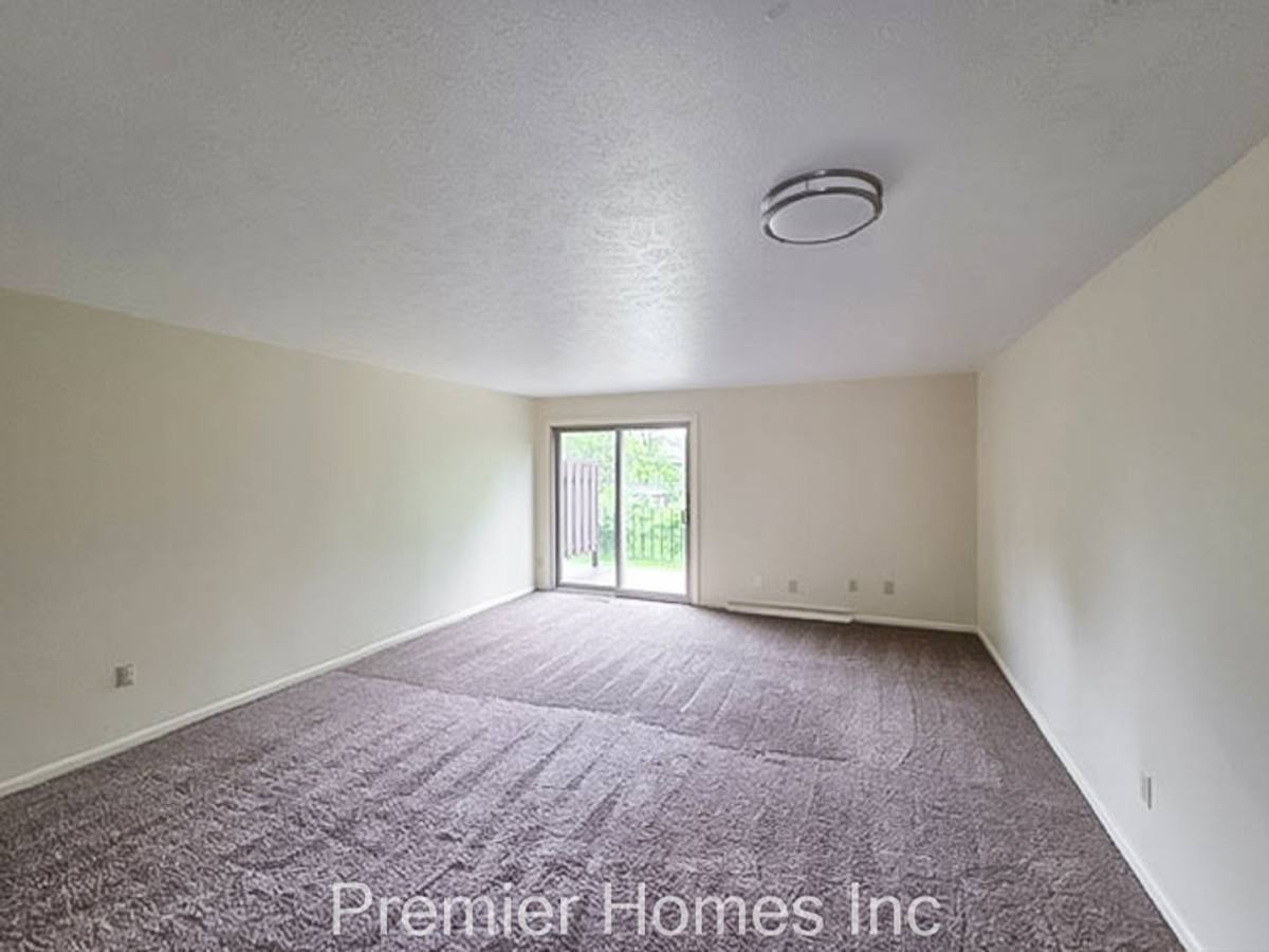 Apartment for rent at 3710 Martindale Rd NE, Canton, OH 44714
