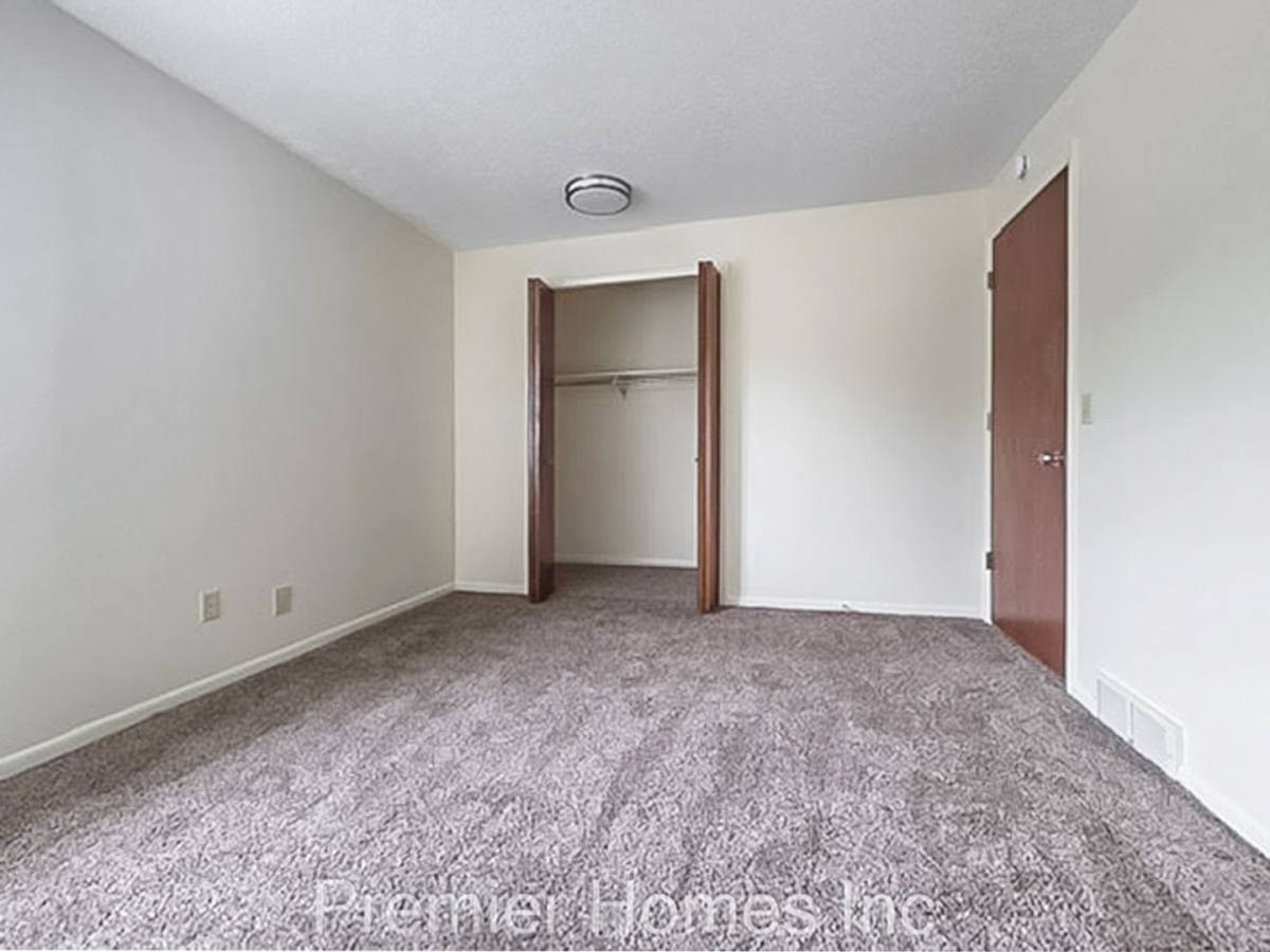 Apartment for rent at 3710 Martindale Rd NE, Canton, OH 44714