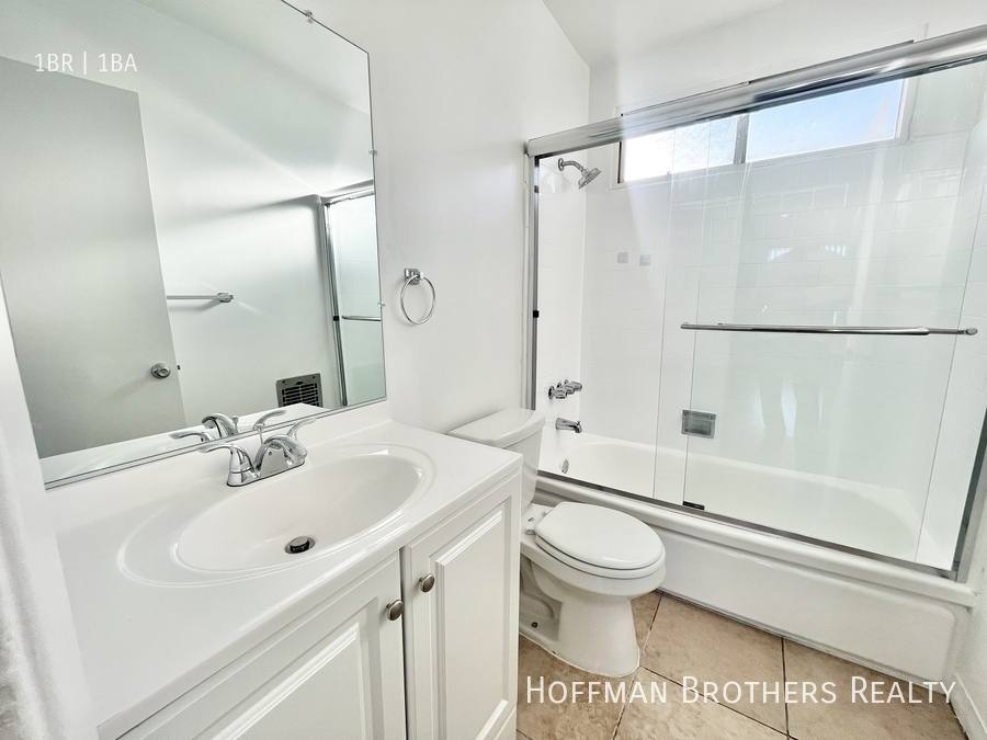 Apartment for rent at 5225 Lexington Ave #15, Los Angeles, CA 90029