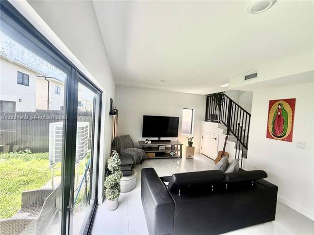 House for rent at 1327 NW 2nd Lane, Homestead, FL 33034