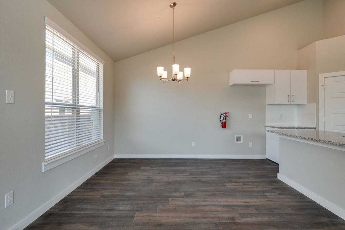 Townhouse for rent at 733 Wheatfield Dr, Venus, TX 76084
