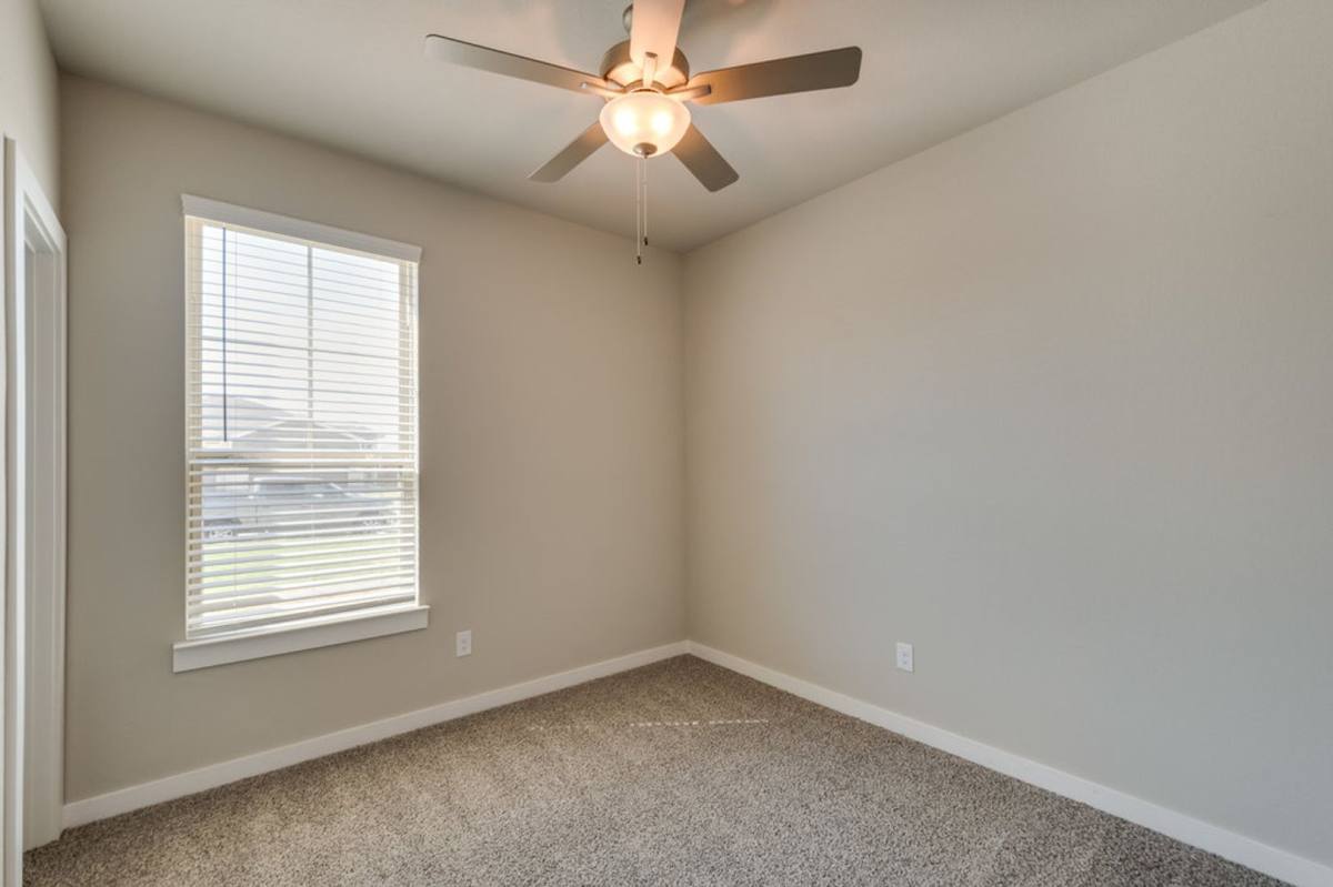 Townhouse for rent at 733 Wheatfield Dr, Venus, TX 76084