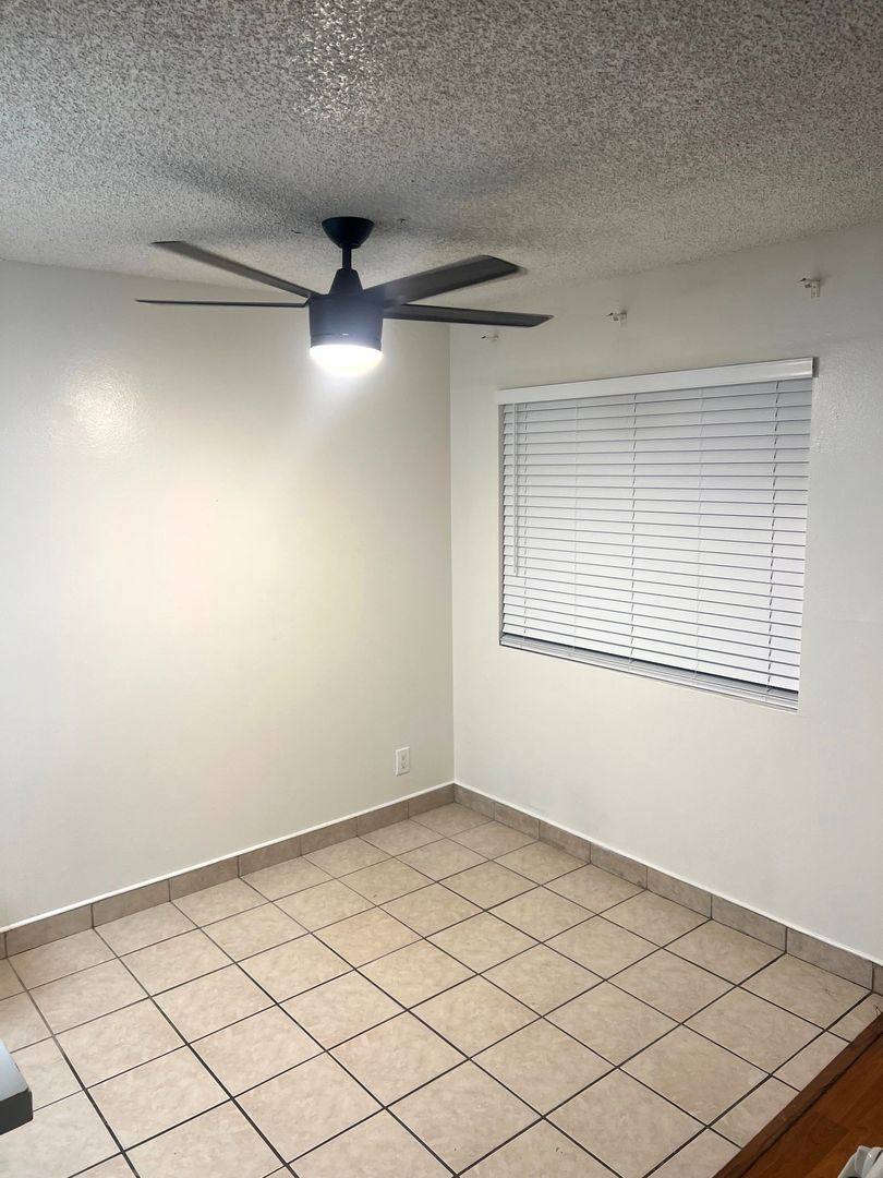 Apartment for rent at 13921 Yukon Ave, Hawthorne, CA 90250