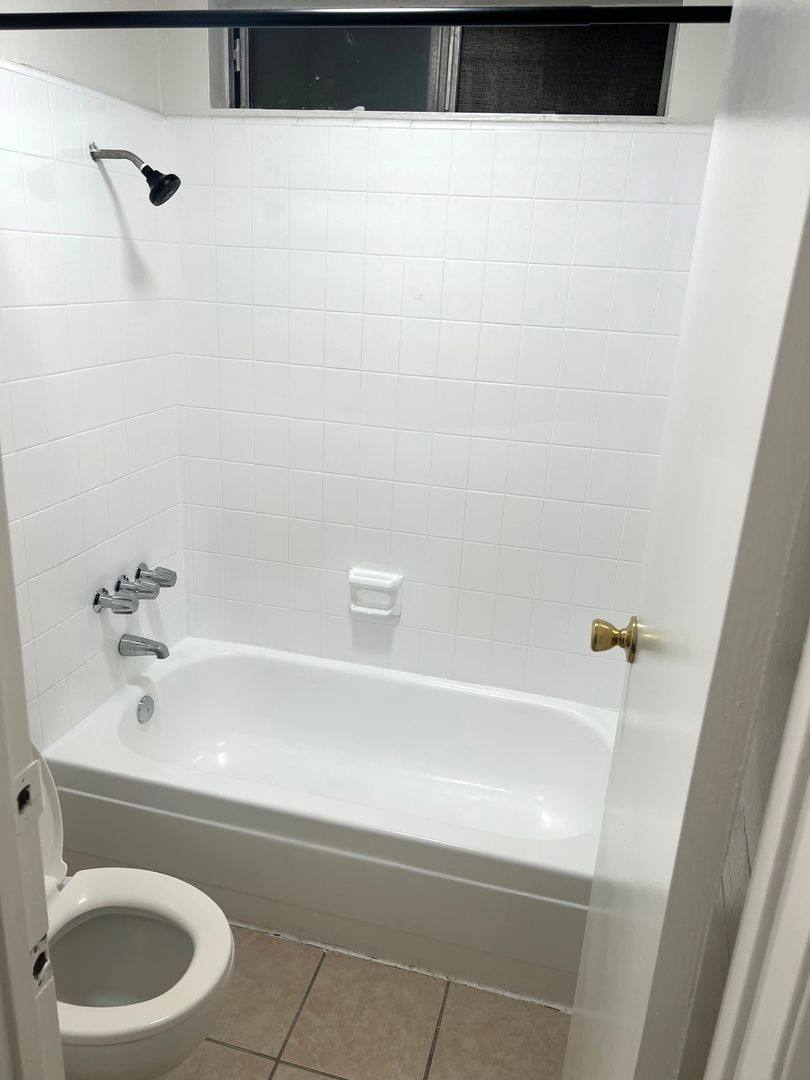 Apartment for rent at 13921 Yukon Ave, Hawthorne, CA 90250