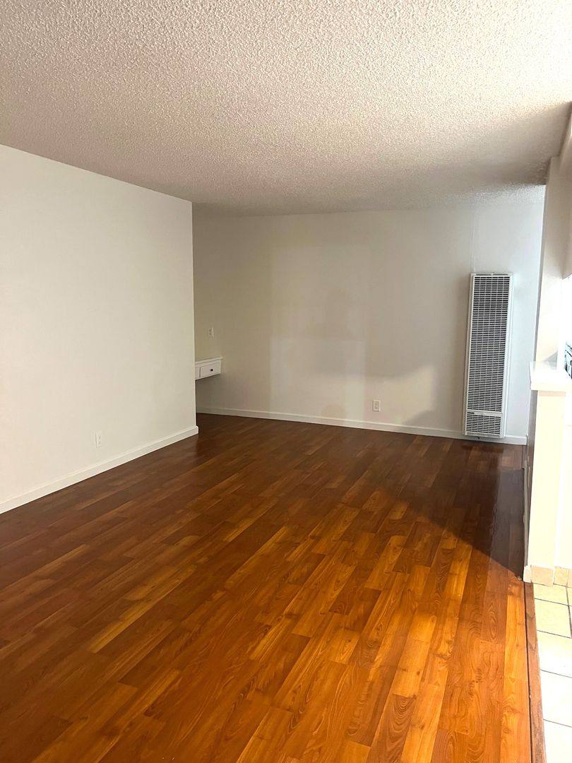 Apartment for rent at 13921 Yukon Ave, Hawthorne, CA 90250