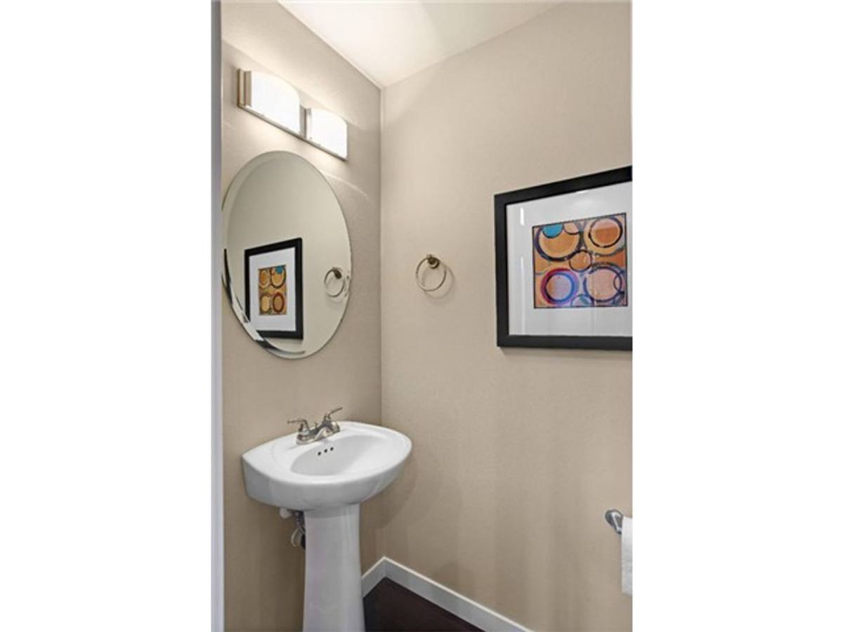 Townhouse for rent at 2161 NW Talus Dr, Issaquah, WA 98027