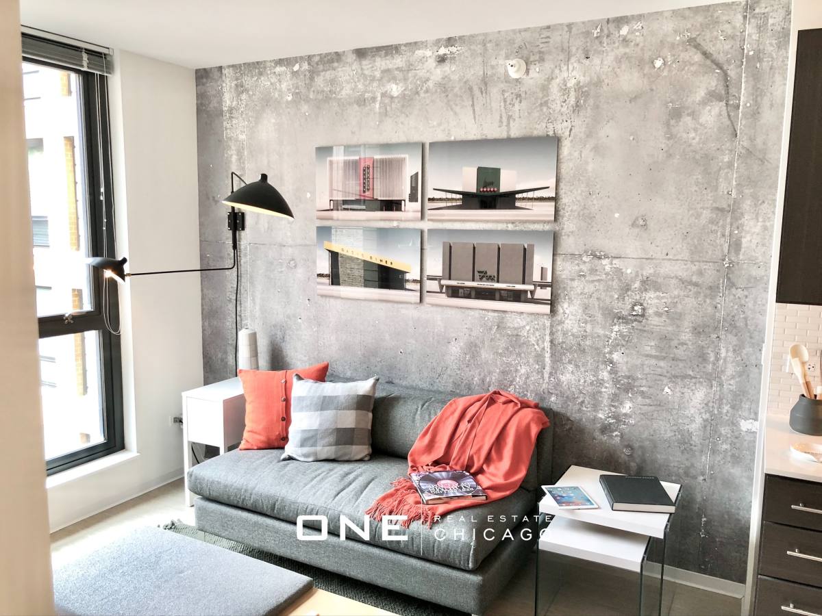 Apartment for rent at 156 W Superior, Chicago, IL 60654