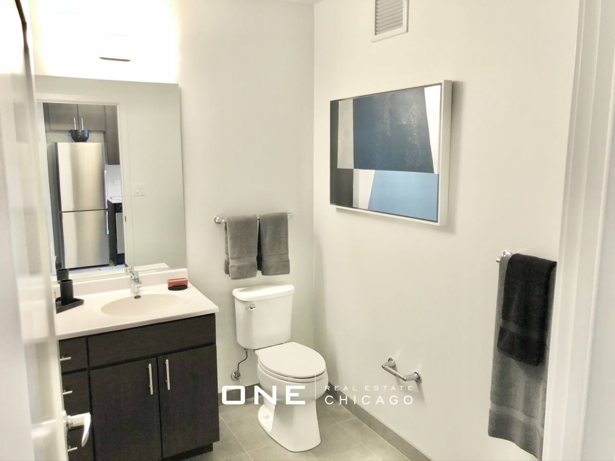 Apartment for rent at 156 W Superior, Chicago, IL 60654