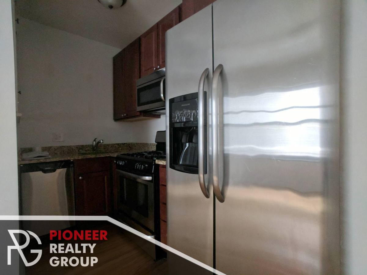 Apartment for rent at 2100 W Ainslie, Chicago, IL 60625