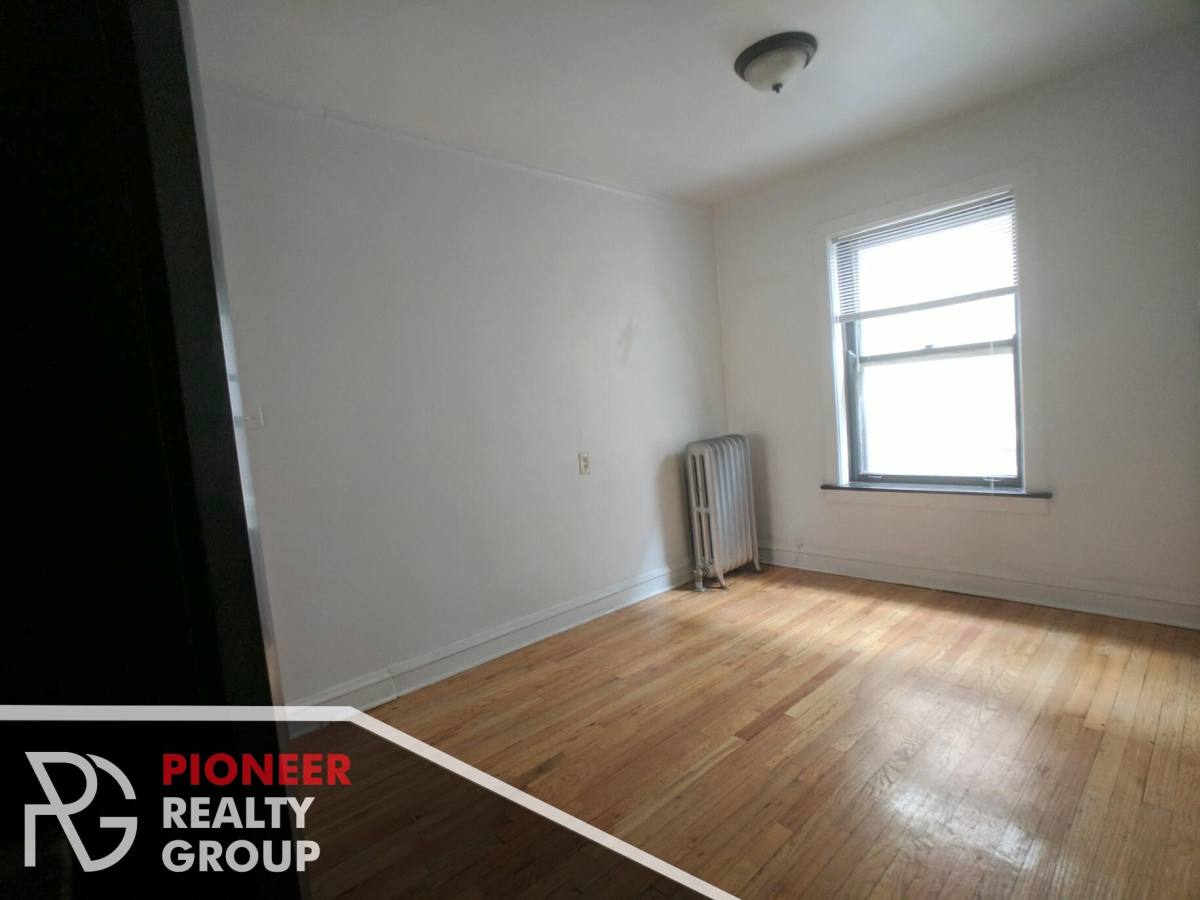 Apartment for rent at 2100 W Ainslie, Chicago, IL 60625