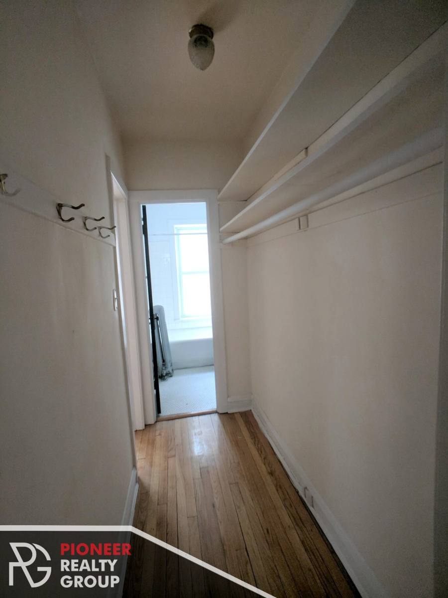 Apartment for rent at 2100 W Ainslie, Chicago, IL 60625