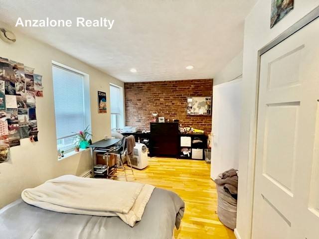 House for rent at 14 1 2 Hull St #3, Boston, MA 02113