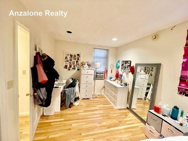 House for rent at 14 1 2 Hull St #3, Boston, MA 02113
