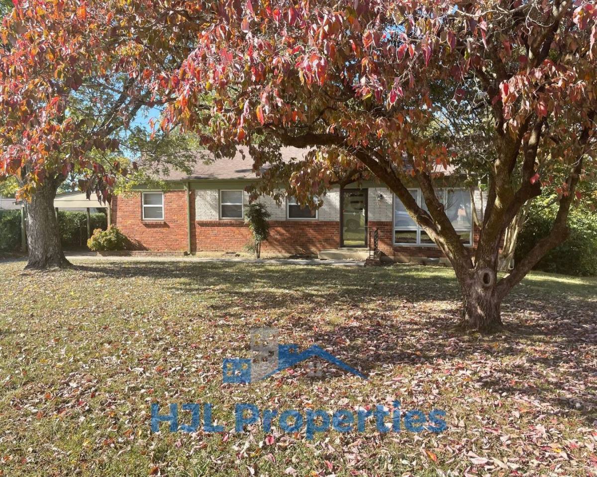 House for rent at 106 Graeme Dr, Nashville, TN 37214