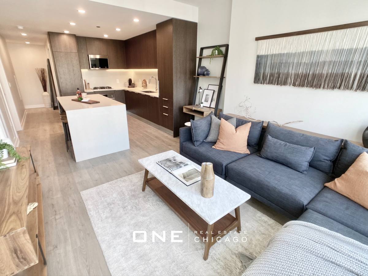 Apartment for rent at 204 W Hill #3, Chicago, IL 60610