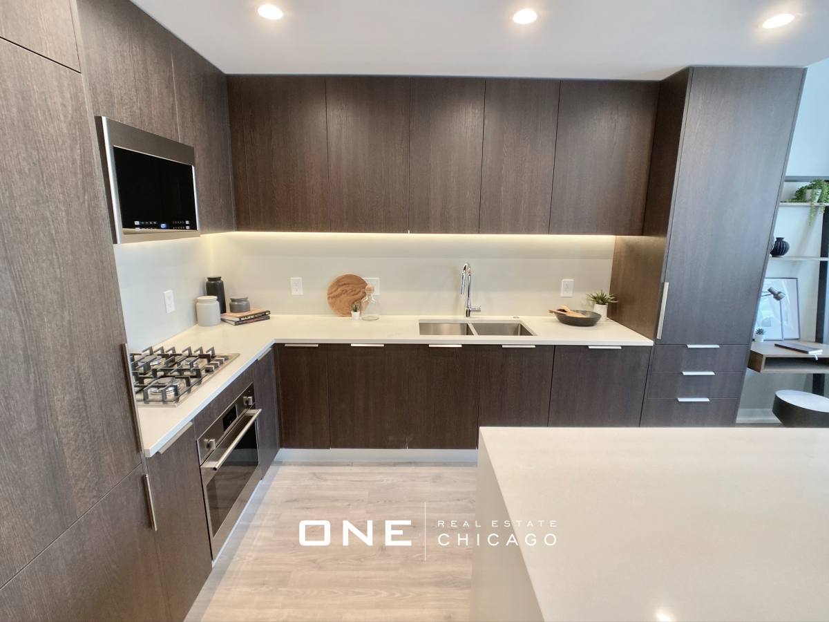 Apartment for rent at 204 W Hill #3, Chicago, IL 60610