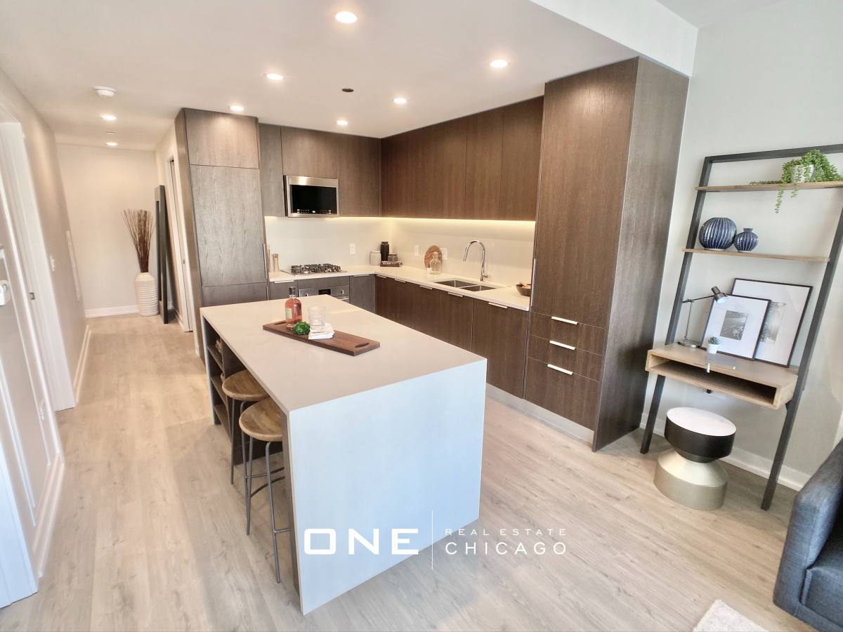 Apartment for rent at 204 W Hill #3, Chicago, IL 60610