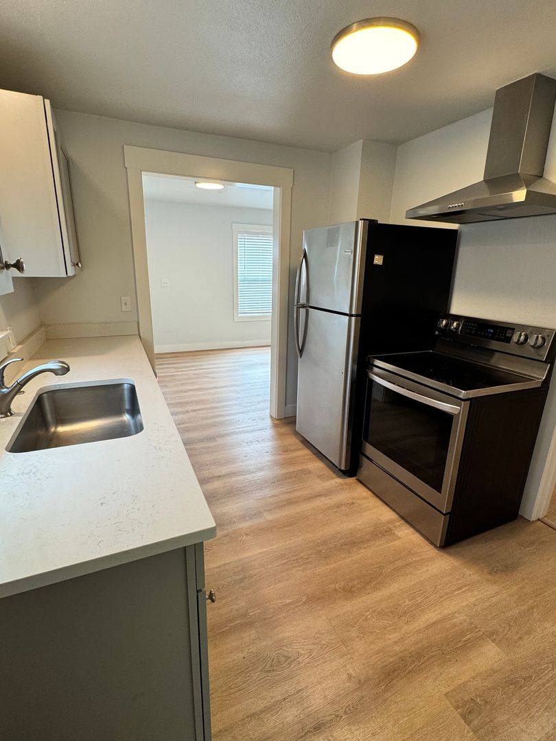 Apartment for rent at 2067 Hazel Ave NE, Salem, OR 97301
