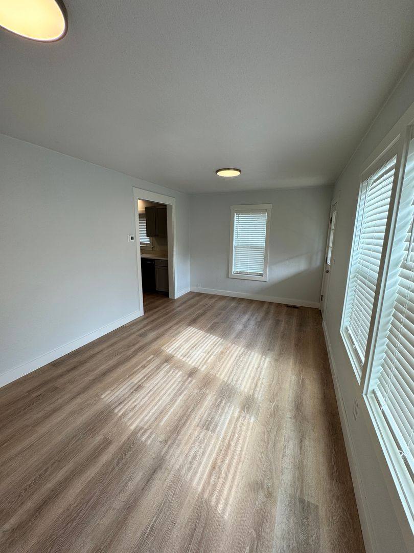 Apartment for rent at 2067 Hazel Ave NE, Salem, OR 97301