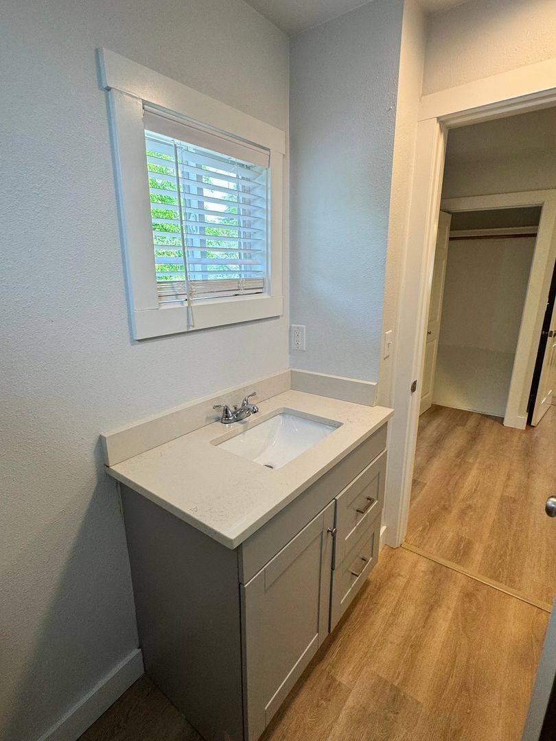 Apartment for rent at 2067 Hazel Ave NE, Salem, OR 97301