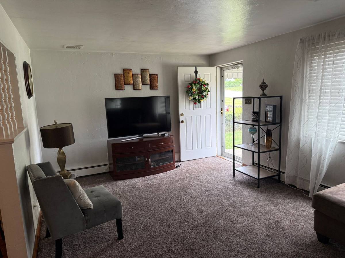 House for rent at 623 Jenne Dr, Pittsburgh, PA 15236