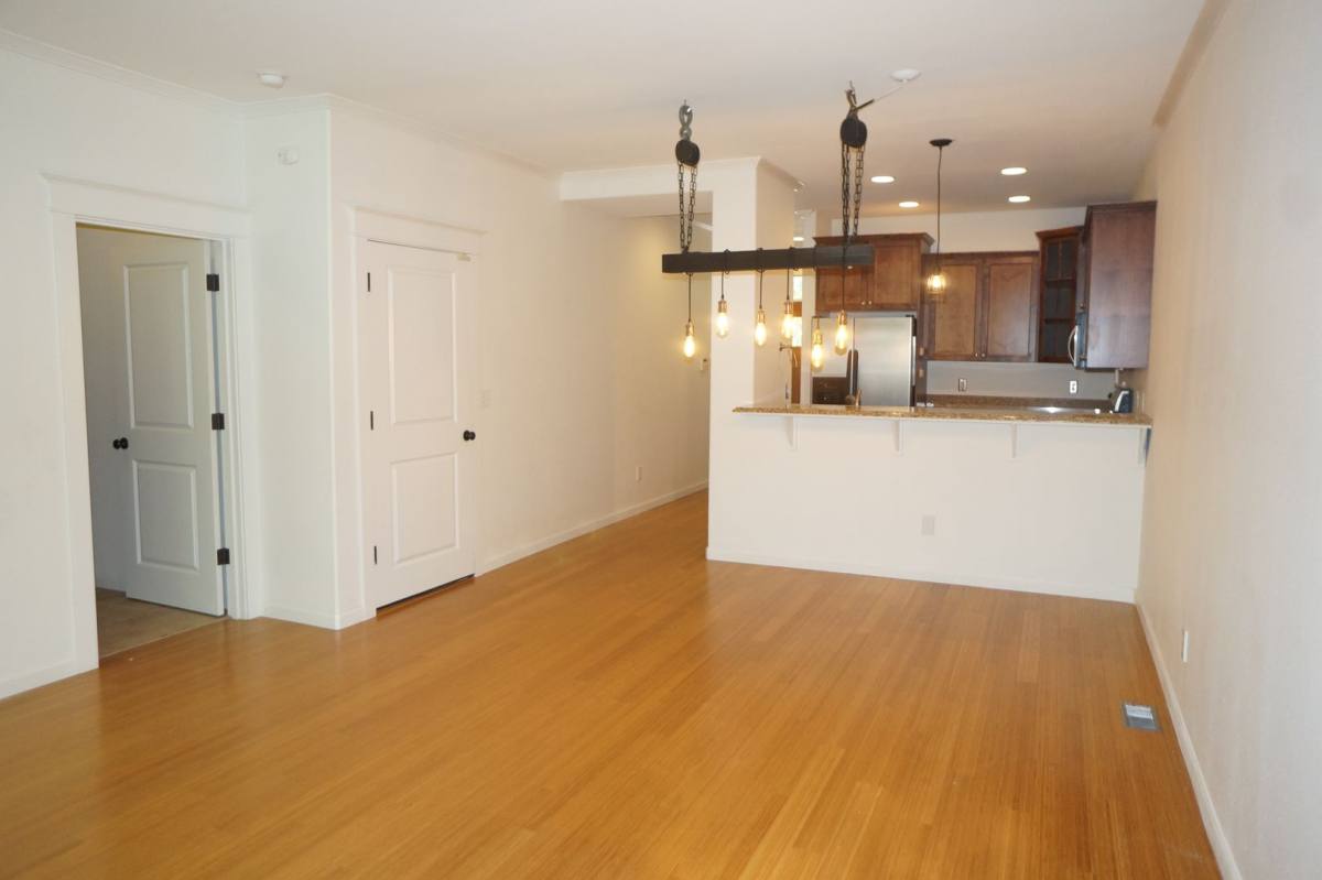 Townhouse for rent at 4932 SW Slavin Rd, Portland, OR 97239