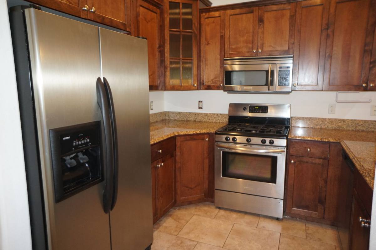 Townhouse for rent at 4932 SW Slavin Rd, Portland, OR 97239