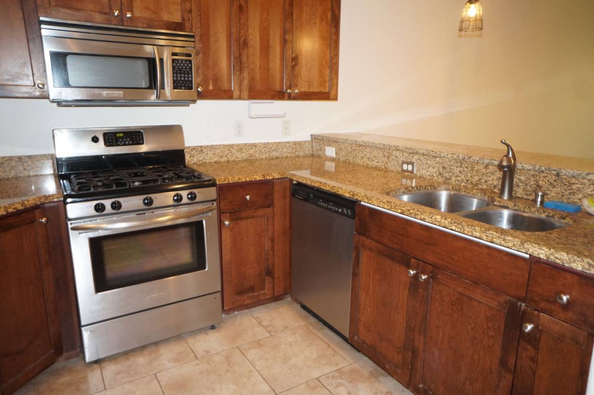Townhouse for rent at 4932 SW Slavin Rd, Portland, OR 97239