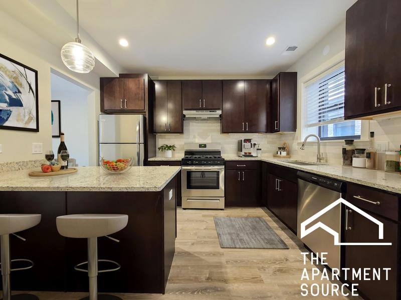 Apartment for rent at 1147 Maple Ave #1, Evanston, IL 60202