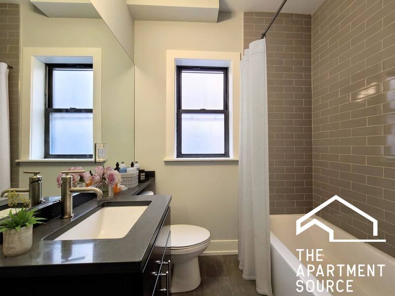 Apartment for rent at 1147 Maple Ave #1, Evanston, IL 60202