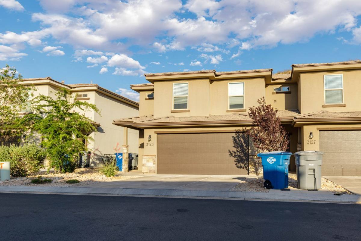 Townhouse for rent at 3123 S Relic Ridge Dr, Saint George, UT 84790