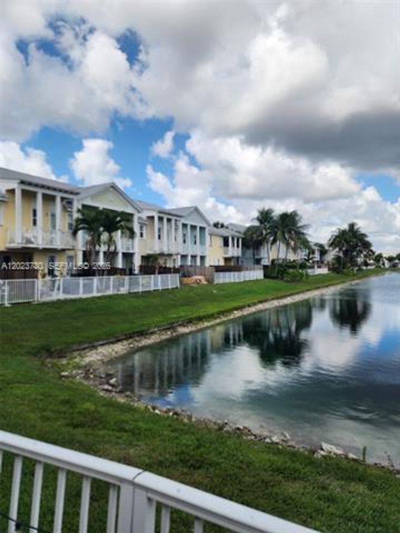 Townhouse for rent at 7510 NW 107th Place, Miami, FL 33178