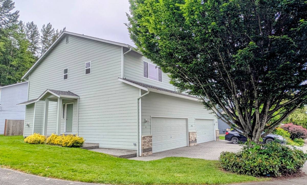 Townhouse for rent at 6906 188th St NE, Arlington, WA 98223