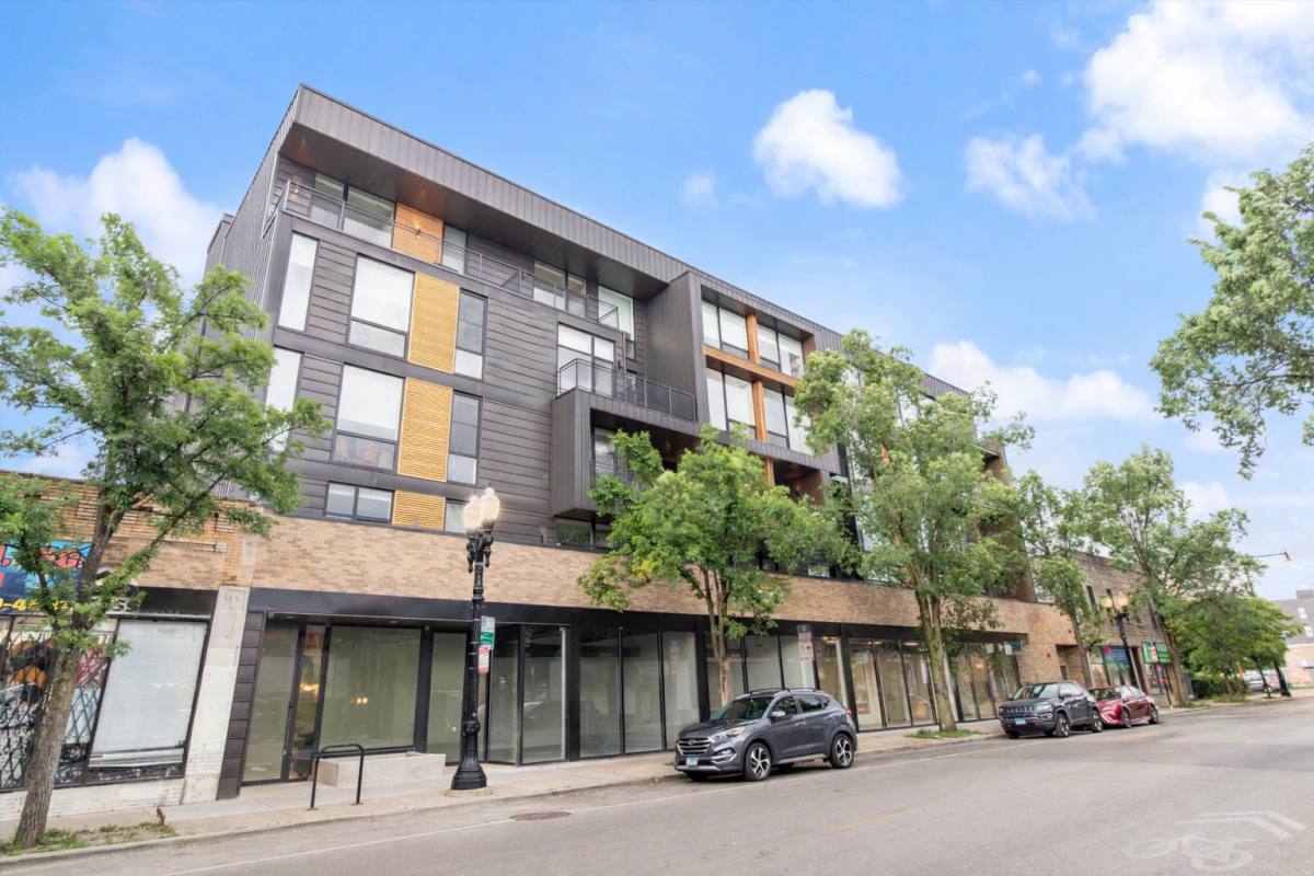 Apartment for rent at 4513 N Clark #203, Chicago, IL 60640