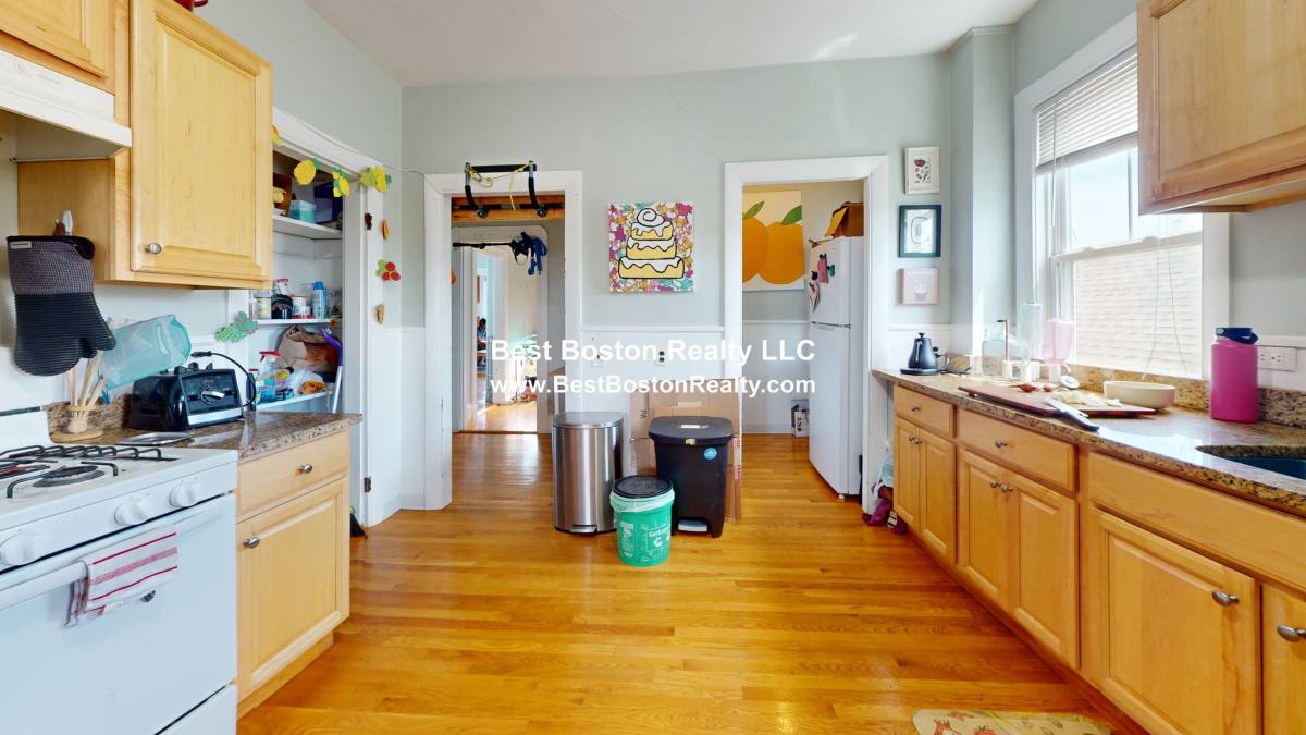 Apartment for rent at 104 Highland Ave #3, Somerville, MA 02143