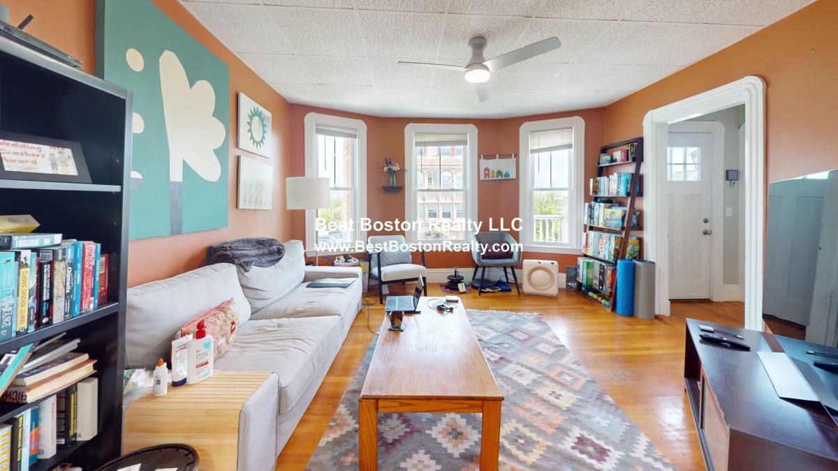 Apartment for rent at 104 Highland Ave #3, Somerville, MA 02143
