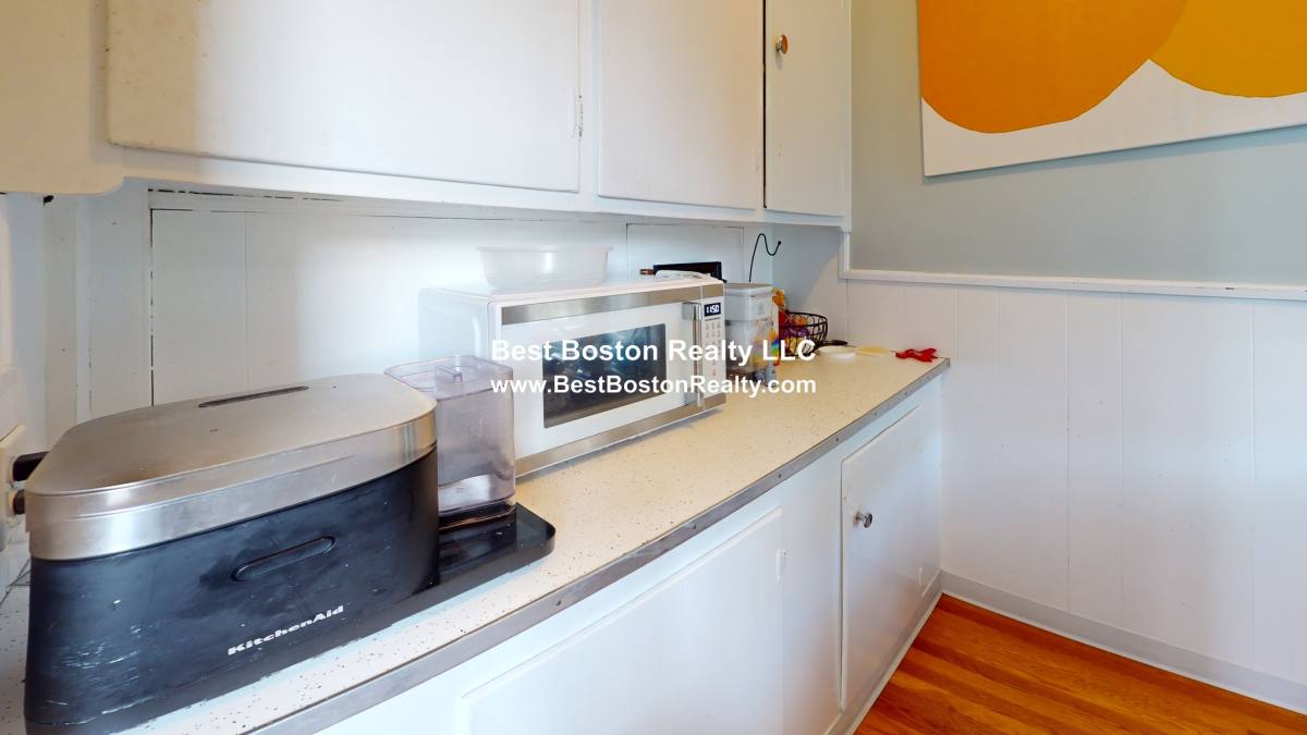 Apartment for rent at 104 Highland Ave #3, Somerville, MA 02143