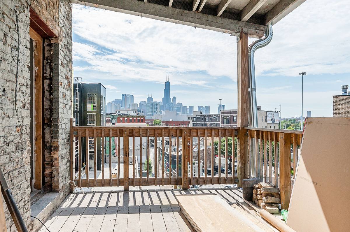 Apartment for rent at 836 N Milwaukee Ave #3R, Chicago, IL 60642