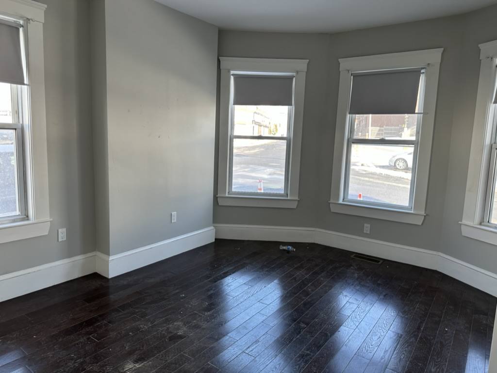 Apartment for rent at 181 Chelsea St #1, Everett, MA 02149