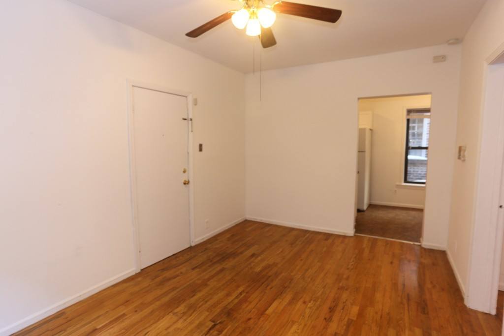 Apartment for rent at 931 Sunnyside #NA8, Chicago, IL 60640