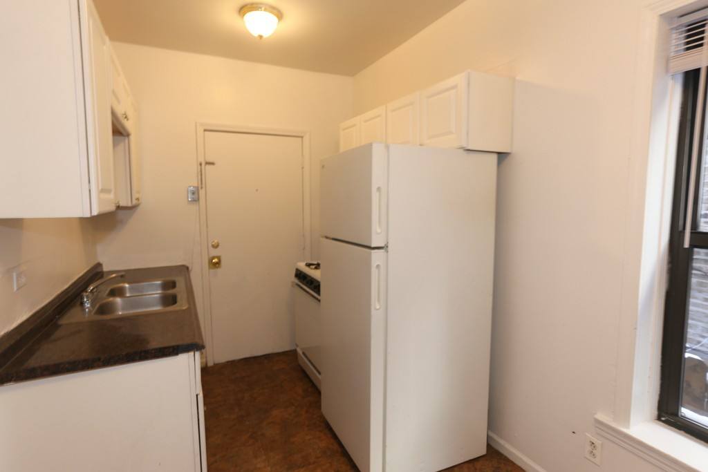 Apartment for rent at 931 Sunnyside #NA8, Chicago, IL 60640