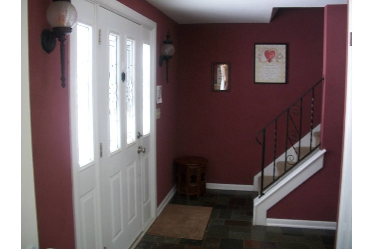 House for rent at 7733 Fireside Dr, Liverpool, NY 13090