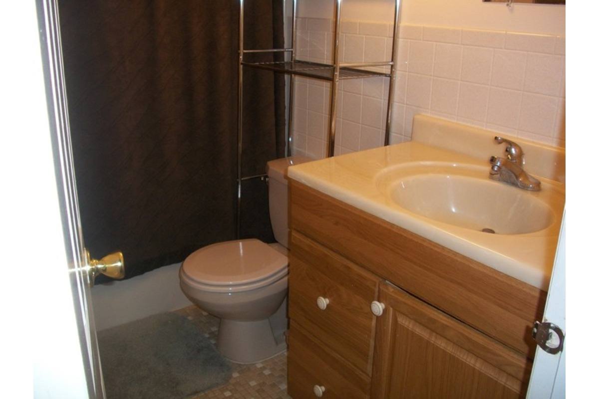House for rent at 7733 Fireside Dr, Liverpool, NY 13090