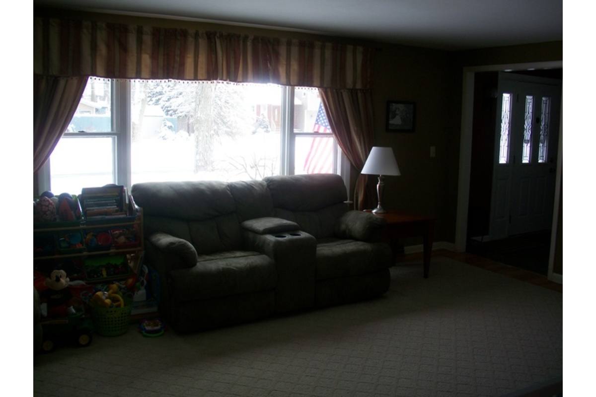 House for rent at 7733 Fireside Dr, Liverpool, NY 13090