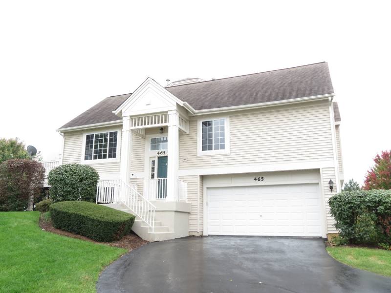 Townhouse for rent at 465 Cary Woods Circle, Cary, IL 60013