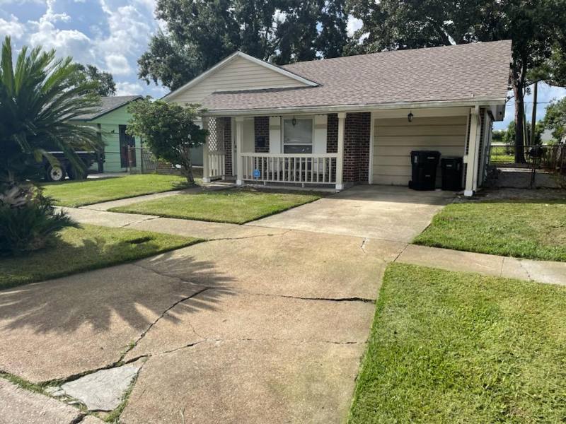 House for rent at 129 Auburn Place, Kenner, LA 70065