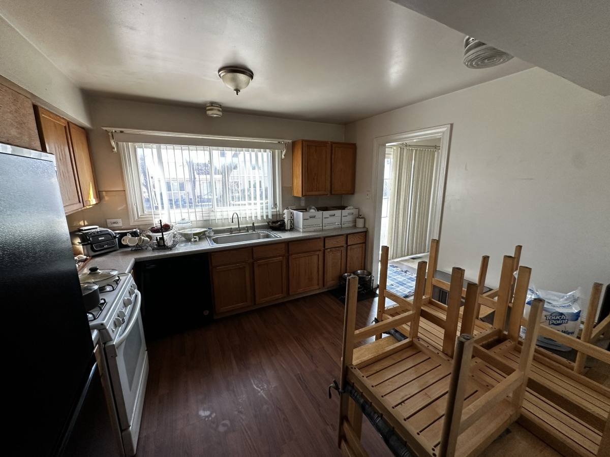 Townhouse for rent at 2199 London Dr, Glendale Heights, IL 60139