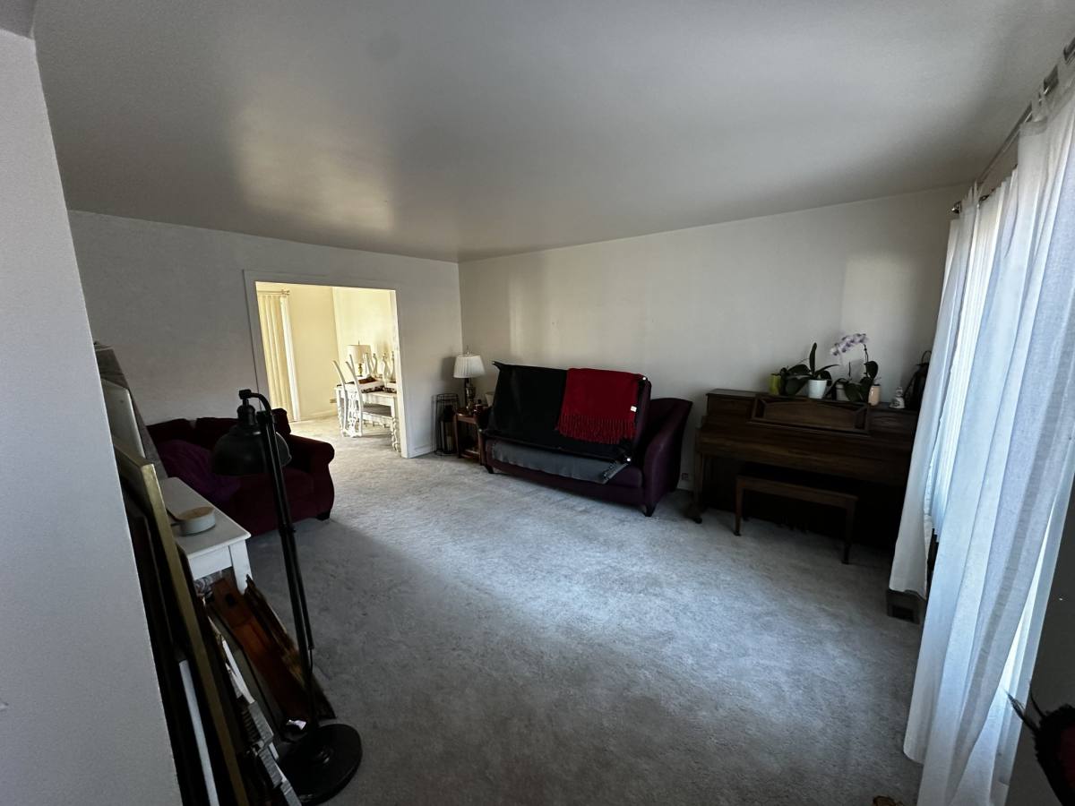 Townhouse for rent at 2199 London Dr, Glendale Heights, IL 60139