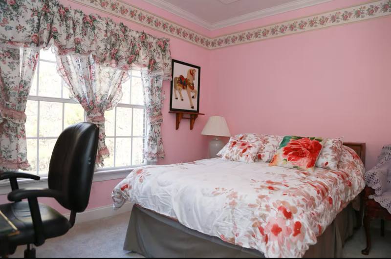 House for rent at 3709 Woodburn Dr, Greensboro, NC 27406